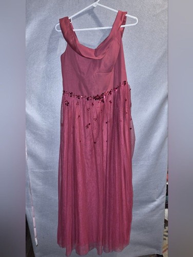 House cinnamon rose - cinnamon,